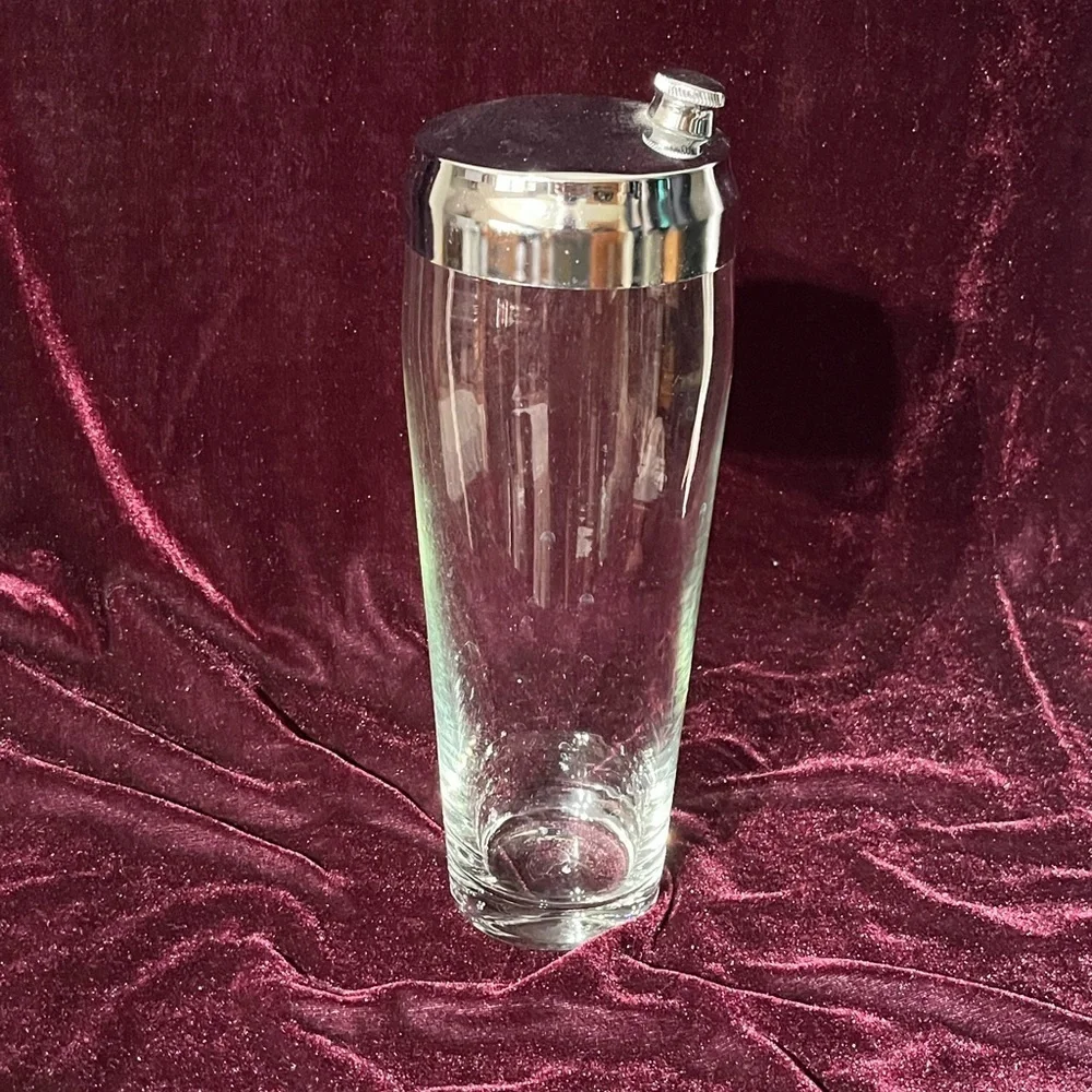Vintage MCM Large Clear Glass Cocktail Shaker Screw Spout, 10